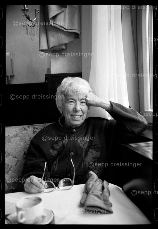 sophie_freud_caf_weimar_wien_1995